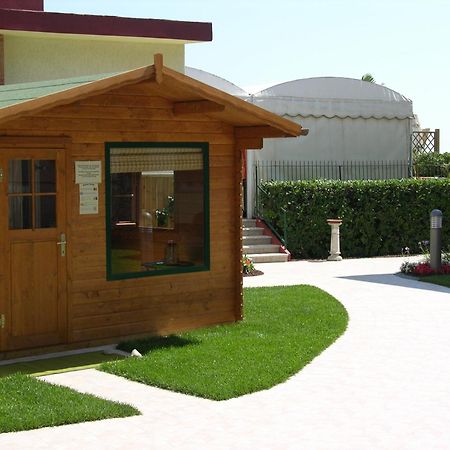 Hotel Righetto Fronte Mare คาวัลลิโน-เตรปอร์ติ ภายนอก รูปภาพ
