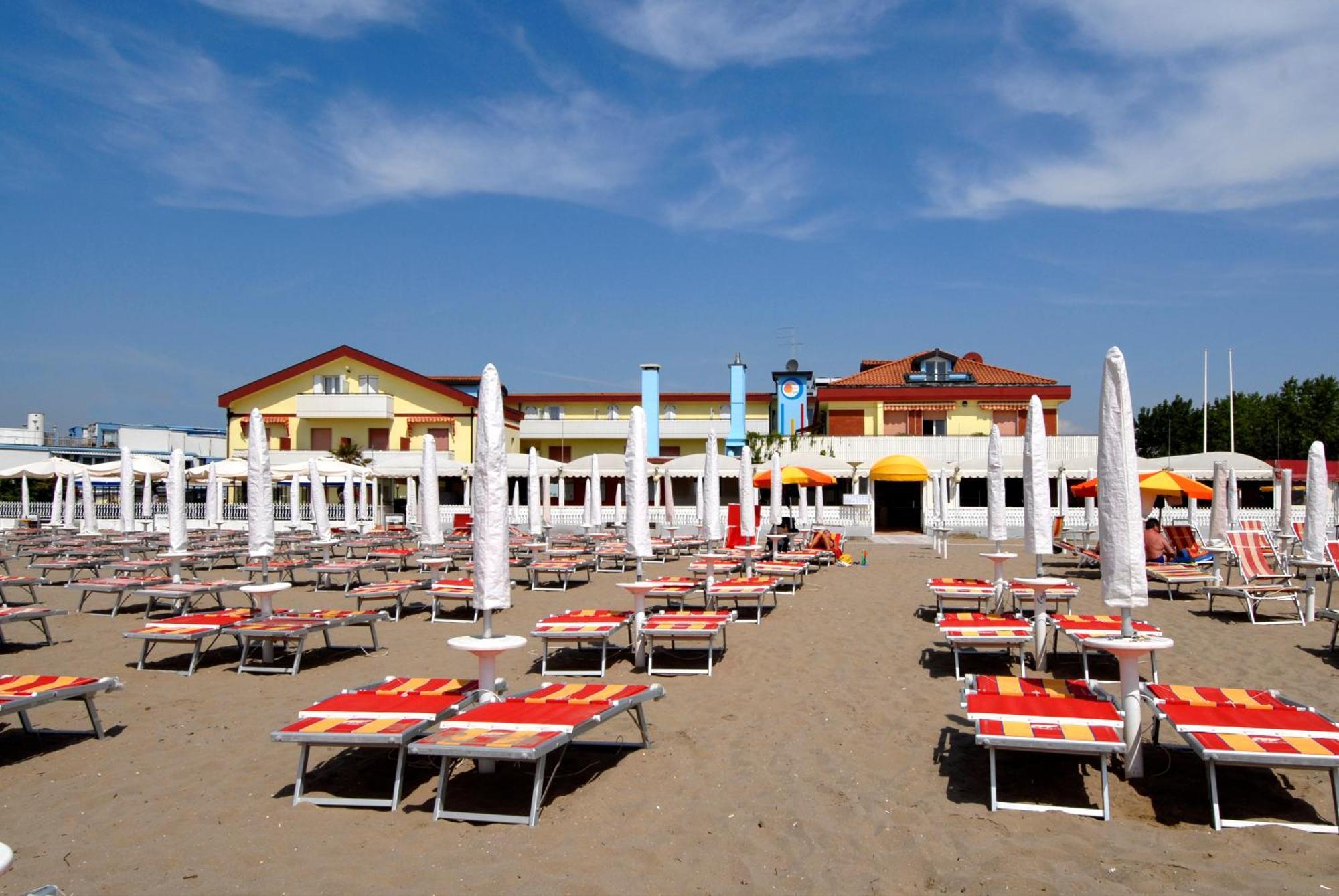 Hotel Righetto Fronte Mare คาวัลลิโน-เตรปอร์ติ ภายนอก รูปภาพ