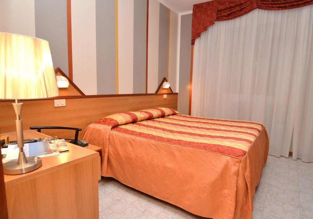 Hotel Righetto Fronte Mare คาวัลลิโน-เตรปอร์ติ ภายนอก รูปภาพ