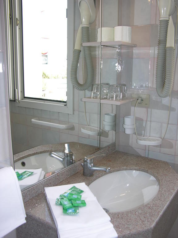 Hotel Righetto Fronte Mare คาวัลลิโน-เตรปอร์ติ ภายนอก รูปภาพ