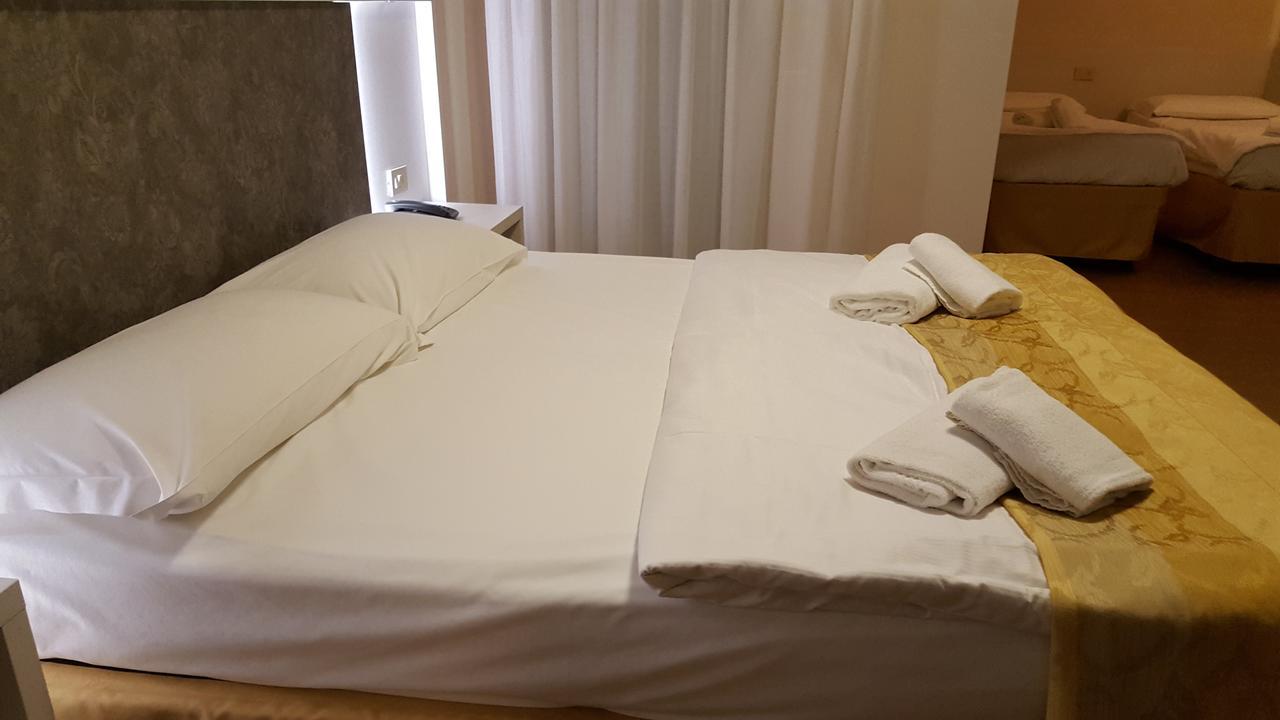 Hotel Righetto Fronte Mare คาวัลลิโน-เตรปอร์ติ ภายนอก รูปภาพ