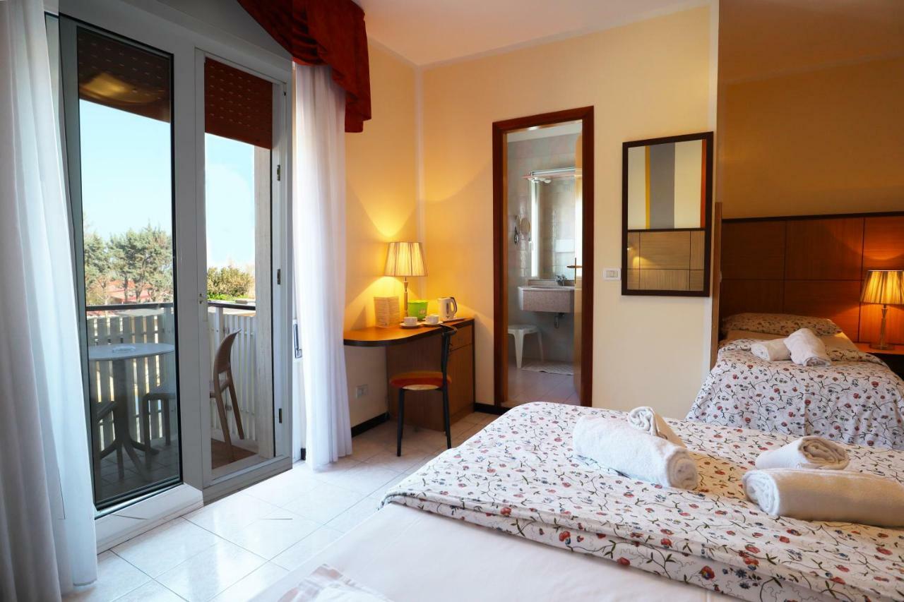 Hotel Righetto Fronte Mare คาวัลลิโน-เตรปอร์ติ ภายนอก รูปภาพ